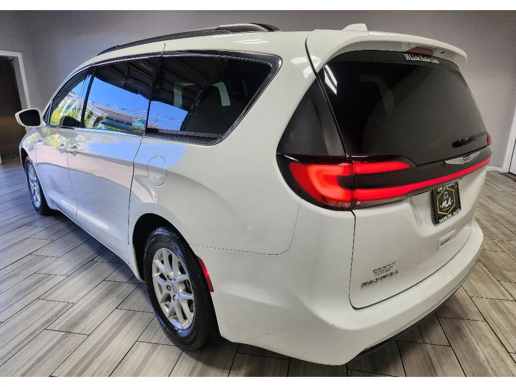 Another view of 2022 Chrysler Pacifica Touring L for sale in Philadelphia, PA at Torresdale Ave