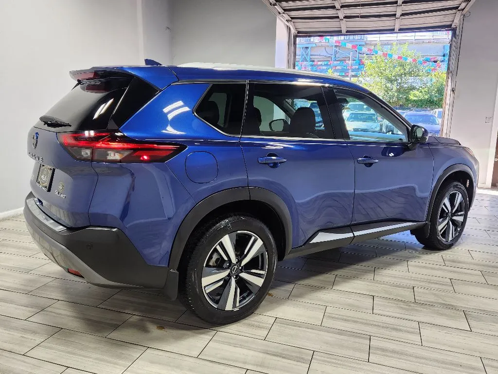 More photos of 2022 Nissan Rogue SL at Torresdale Ave, PA