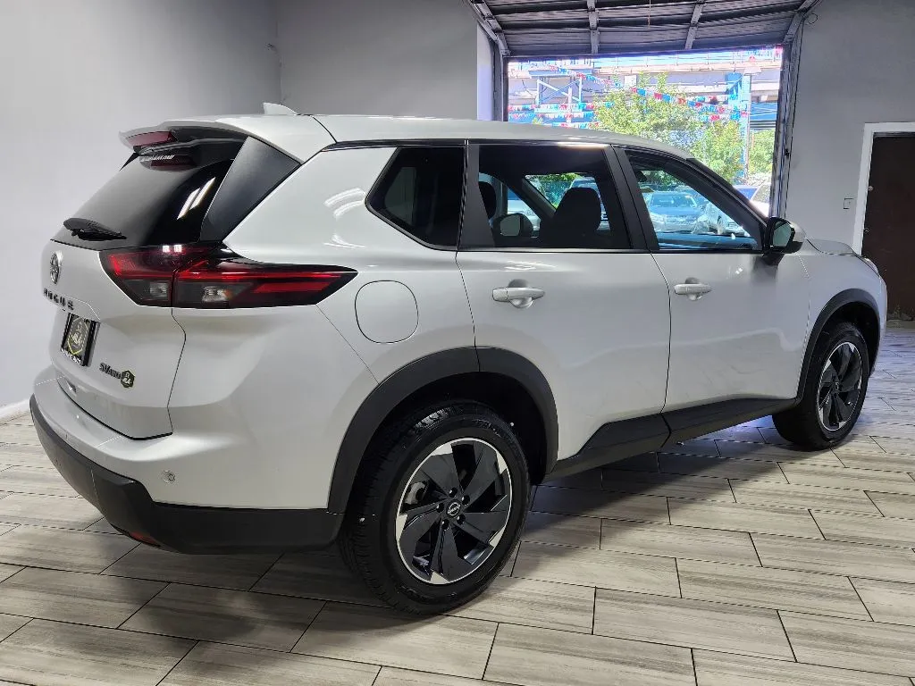 More photos of 2024 Nissan Rogue SV at Torresdale Ave, PA