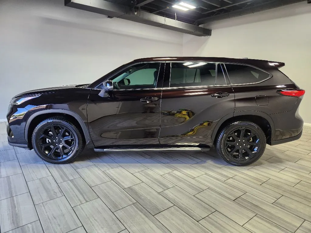 Photos of 2022 Toyota Highlander L for sale in Philadelphia, PA at Torresdale Ave