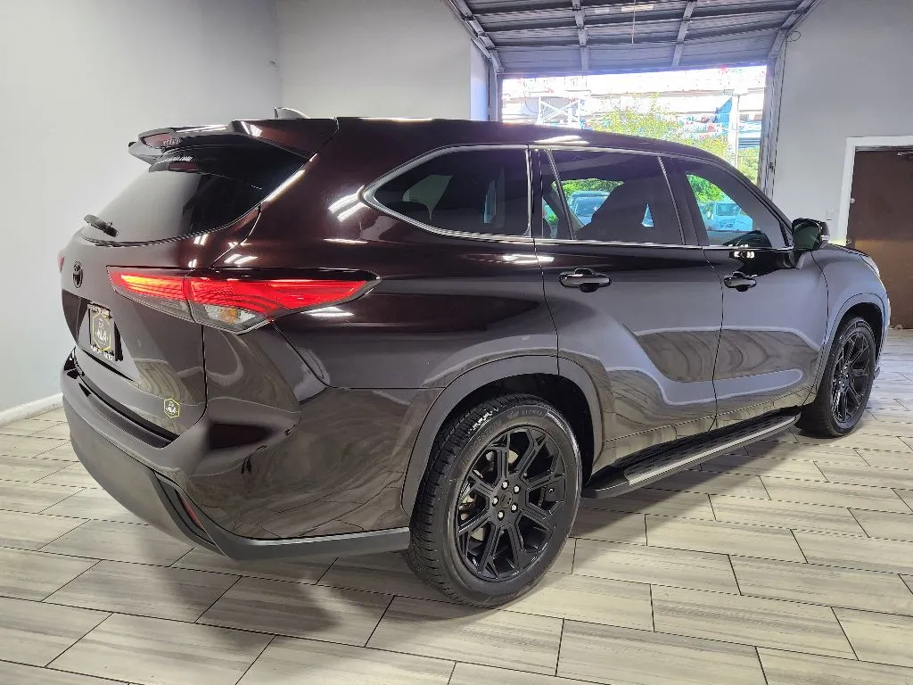 More photos of 2022 Toyota Highlander L at Torresdale Ave, PA