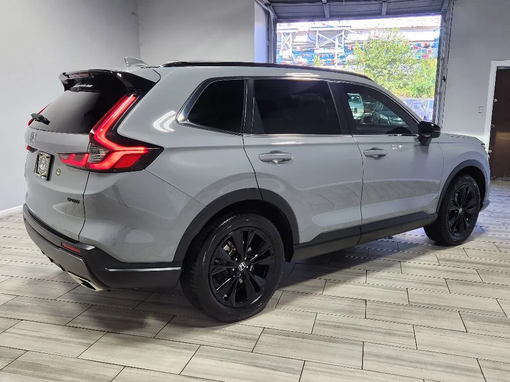 More photos of 2023 Honda CR-V Hybrid Sport Touring at Torresdale Ave, PA