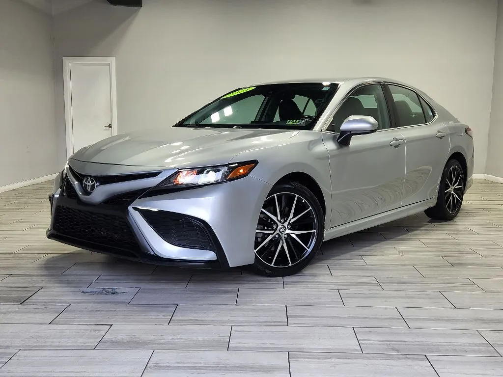Silver 2021 Toyota Camry SE for sale in Philadelphia, PA