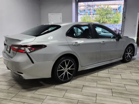 More photos of 2021 Toyota Camry SE at Torresdale Ave, PA
