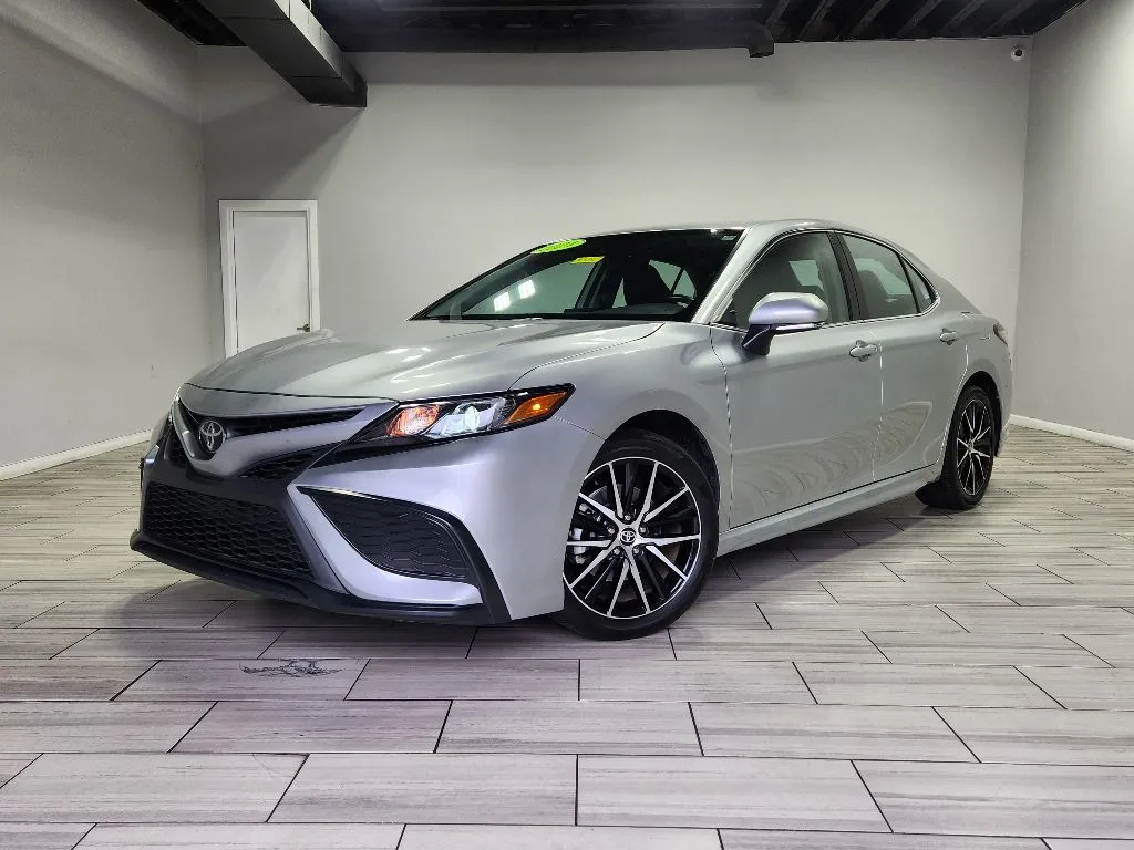 Silver 2024 Toyota Camry SE for sale in Philadelphia, PA