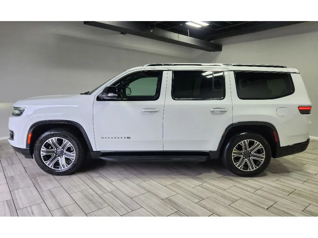 Photos of 2023 Jeep Wagoneer Series II for sale in Philadelphia, PA at Torresdale Ave