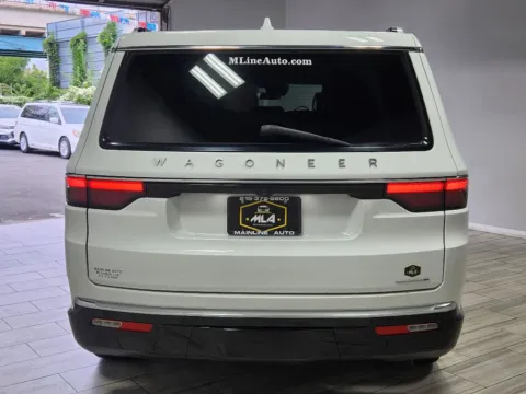 More photos of 2023 Jeep Wagoneer Series II at Torresdale Ave, PA