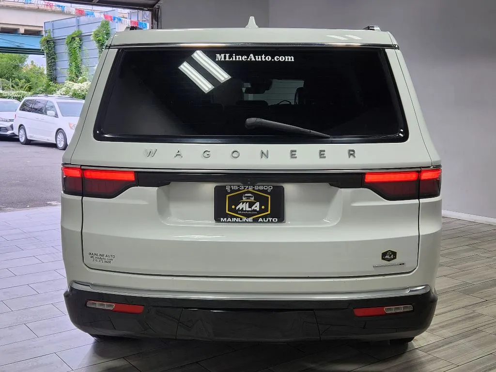 More photos of 2023 Jeep Wagoneer Series II at Torresdale Ave, PA