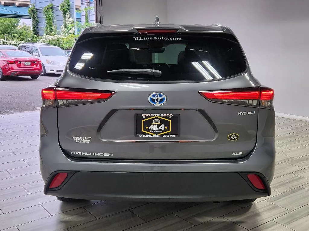 More photos of 2022 Toyota Highlander Hybrid Hybrid XLE at Torresdale Ave, PA
