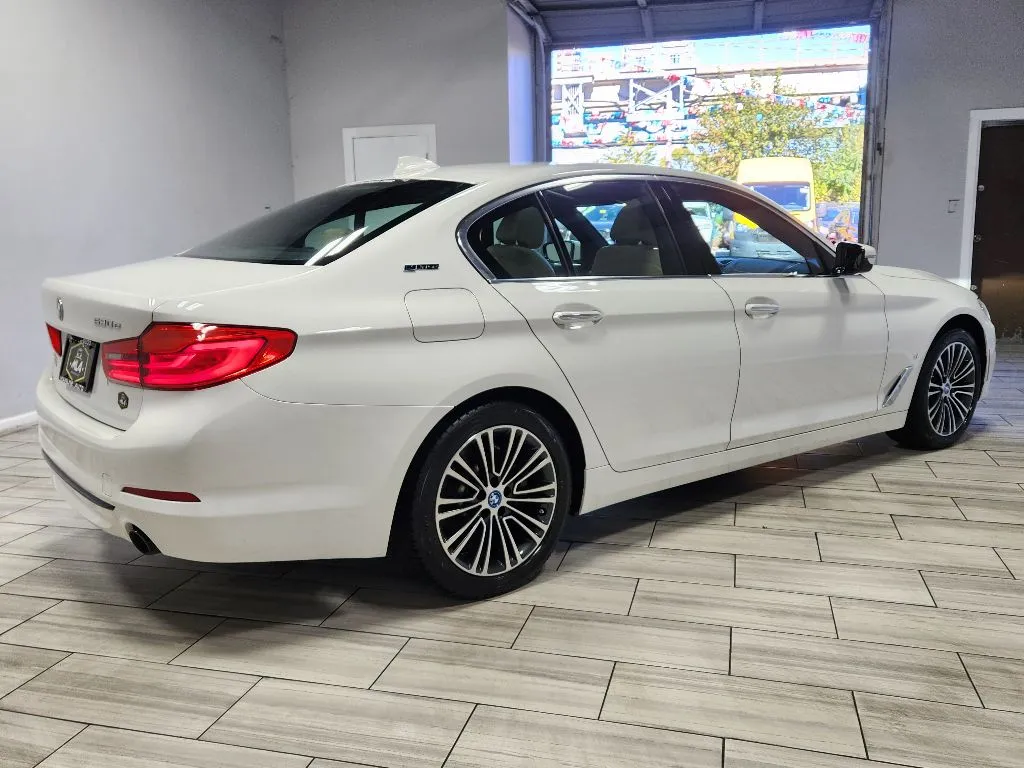 More photos of 2018 BMW 5 series 530e xDrive iPerformance at Torresdale Ave, PA