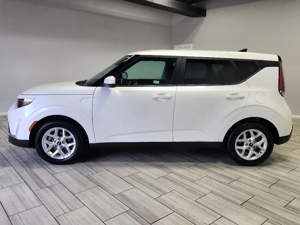 Photos of 2023 Kia Soul LX for sale in Philadelphia, PA at Torresdale Ave
