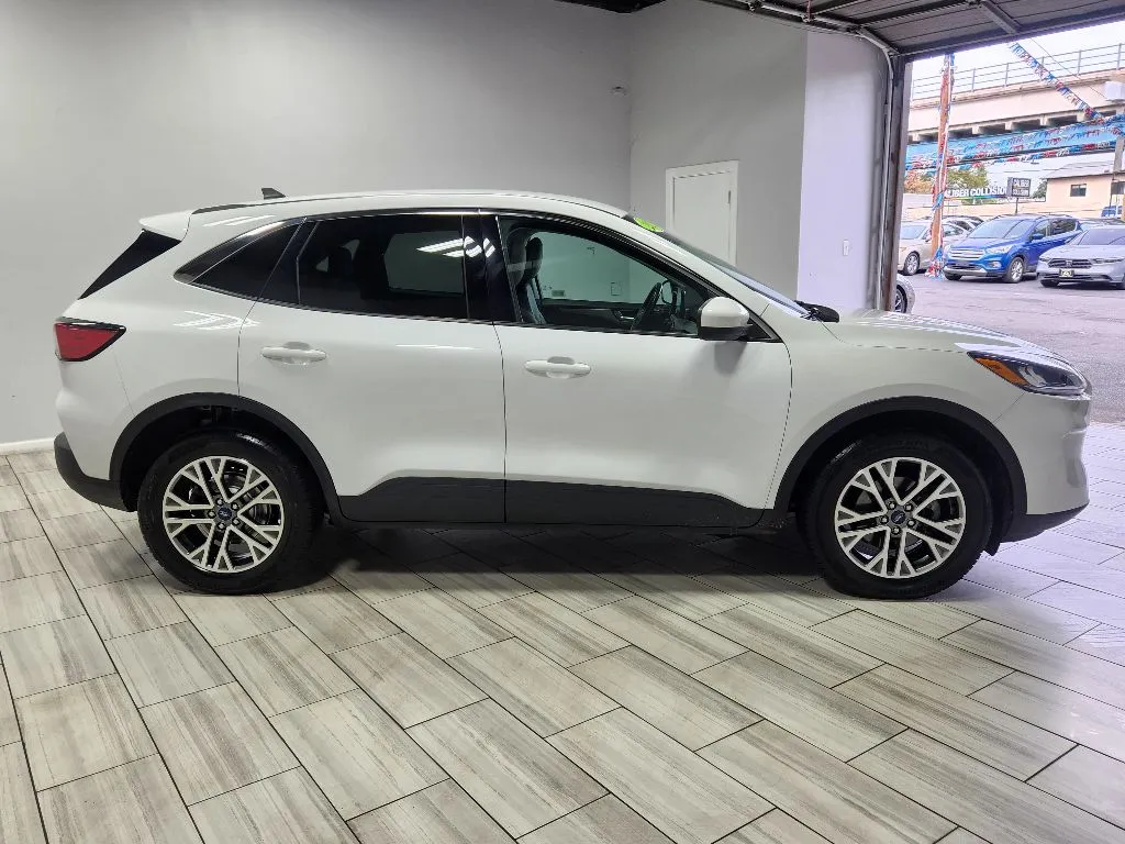 More photos of 2022 Ford Escape SEL at Torresdale Ave, PA