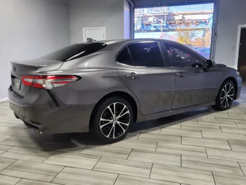 More photos of 2019 Toyota Camry SE at Torresdale Ave, PA
