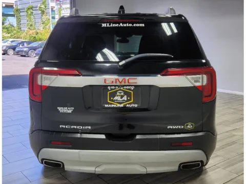 More photos of 2023 GMC Acadia SLT at Torresdale Ave, PA