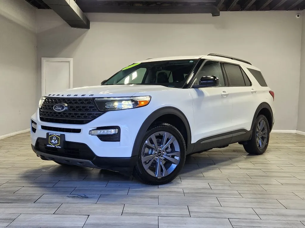 White 2022 Ford Explorer XLT for sale in Philadelphia, PA