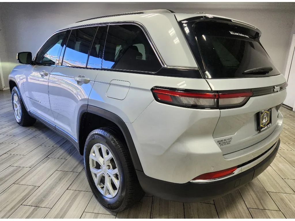 Another view of 2024 Jeep Grand Cherokee Limited for sale in Philadelphia, PA at Torresdale Ave