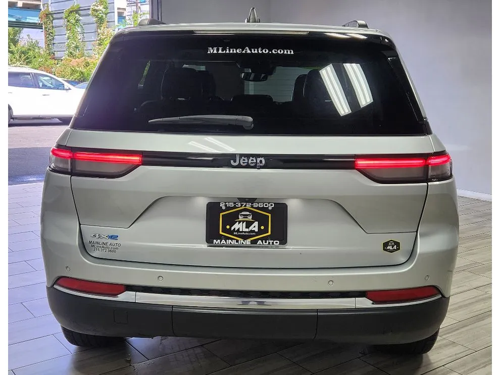 More photos of 2023 Jeep Grand Cherokee 4xe at Torresdale Ave, PA