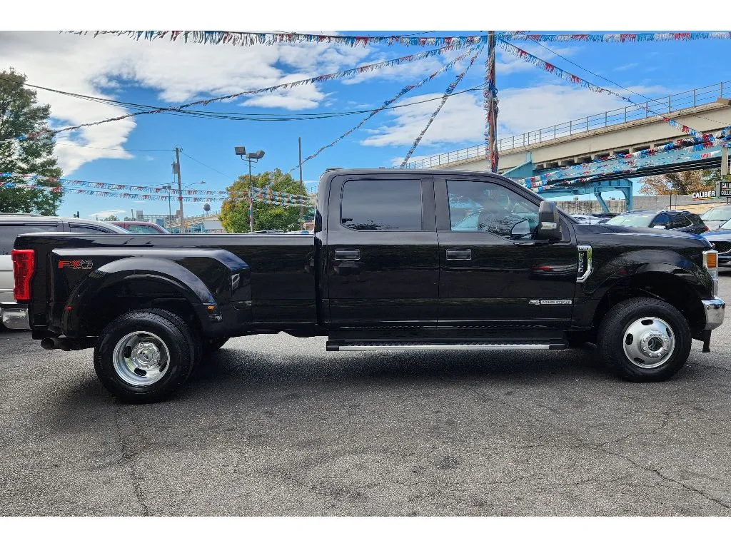 More photos of 2020 Ford F-350 XL at Torresdale Ave, PA