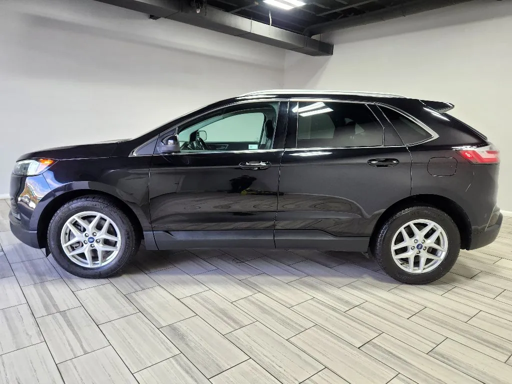 Photos of 2022 Ford Edge SEL for sale in Philadelphia, PA at Torresdale Ave