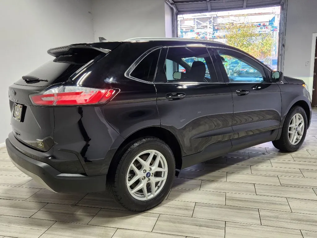 More photos of 2022 Ford Edge SEL at Torresdale Ave, PA