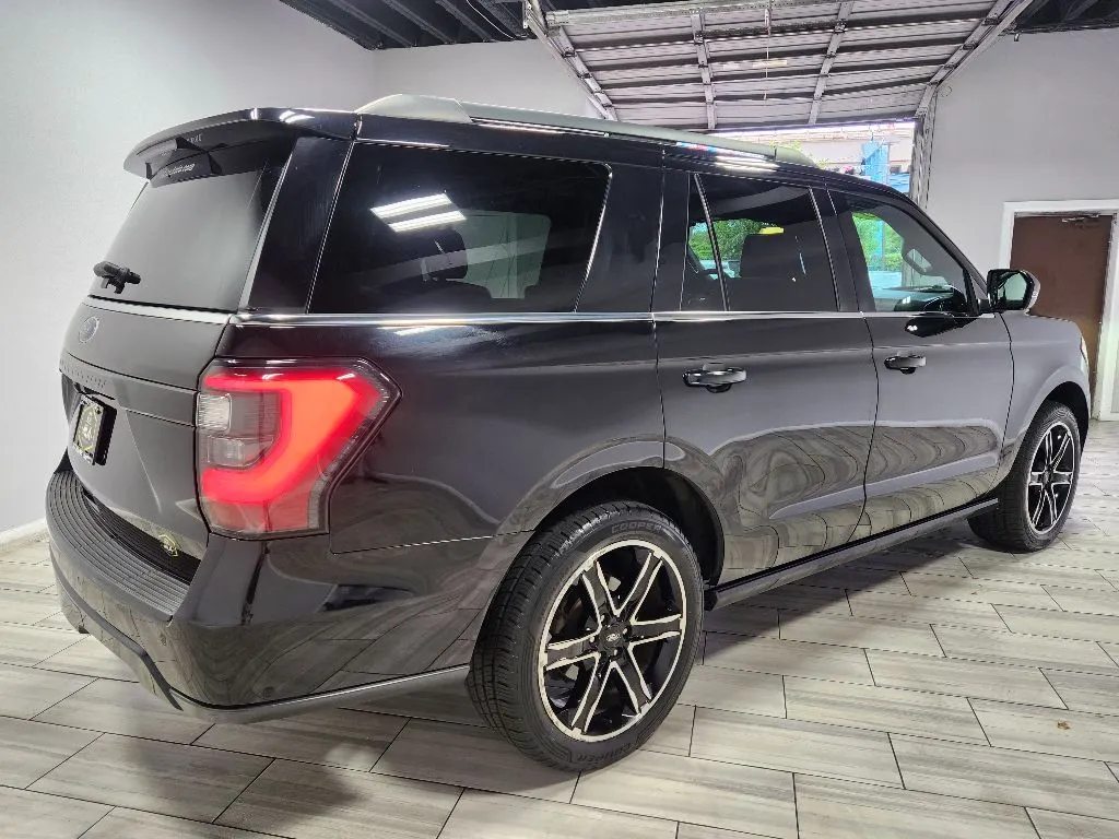 More photos of 2019 Ford Expedition Limited at Torresdale Ave, PA