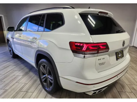 Another view of 2021 Volkswagen Atlas 3.6L V6 SE w/Technology R-Line for sale in Philadelphia, PA at Torresdale Ave