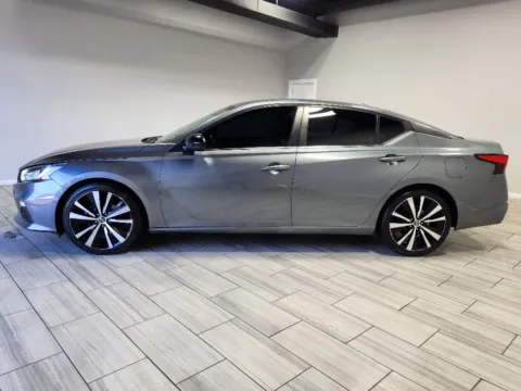 Photos of 2019 Nissan Altima 2.5 SR for sale in Philadelphia, PA at Torresdale Ave