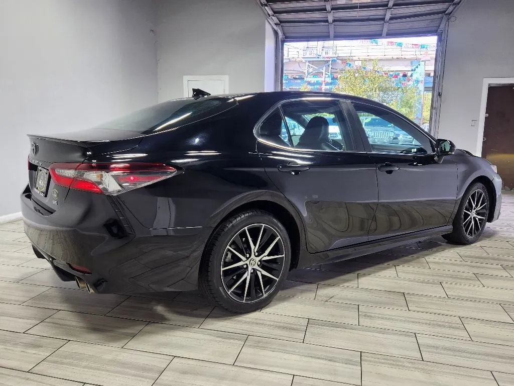 More photos of 2022 Toyota Camry SE at Torresdale Ave, PA