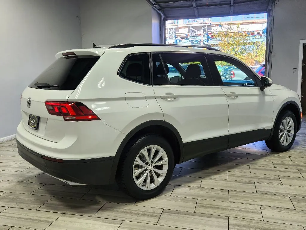 More photos of 2019 Volkswagen Tiguan SE at Torresdale Ave, PA