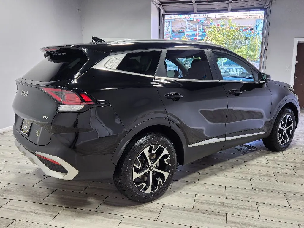 More photos of 2023 Kia Sportage EX at Torresdale Ave, PA
