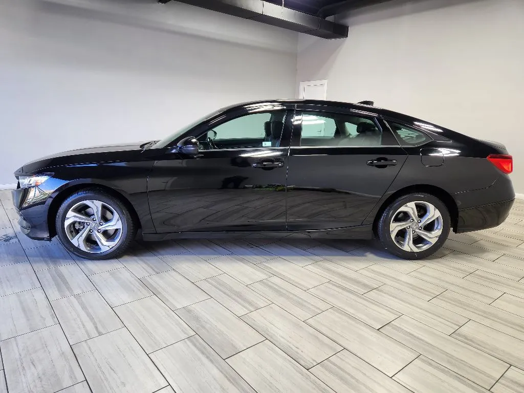 Photos of 2020 Honda Accord EX-L for sale in Philadelphia, PA at Torresdale Ave