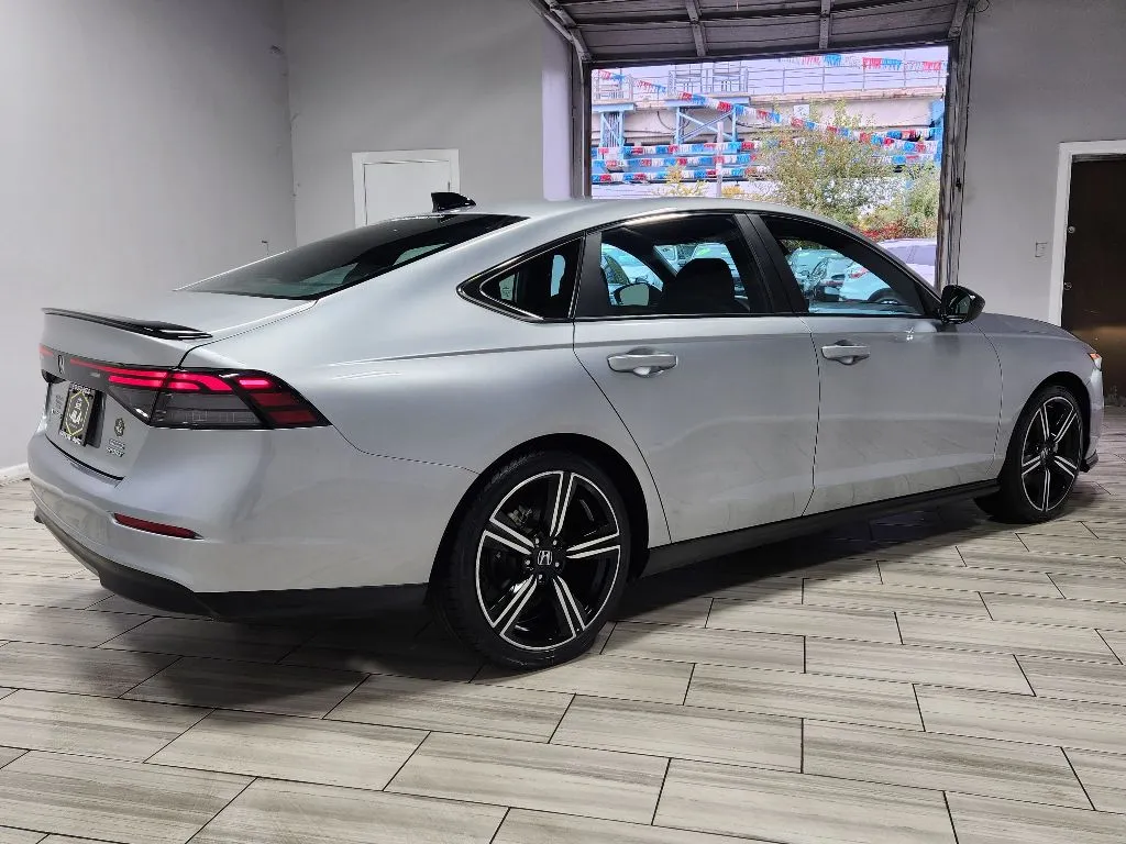 More photos of 2024 Honda Accord Hybrid Sport at Torresdale Ave, PA