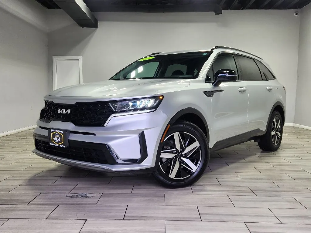 Silver 2022 Kia Sorento S for sale in Philadelphia, PA