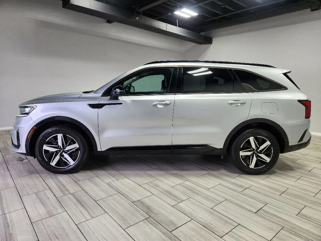Photos of 2022 Kia Sorento S for sale in Philadelphia, PA at Torresdale Ave