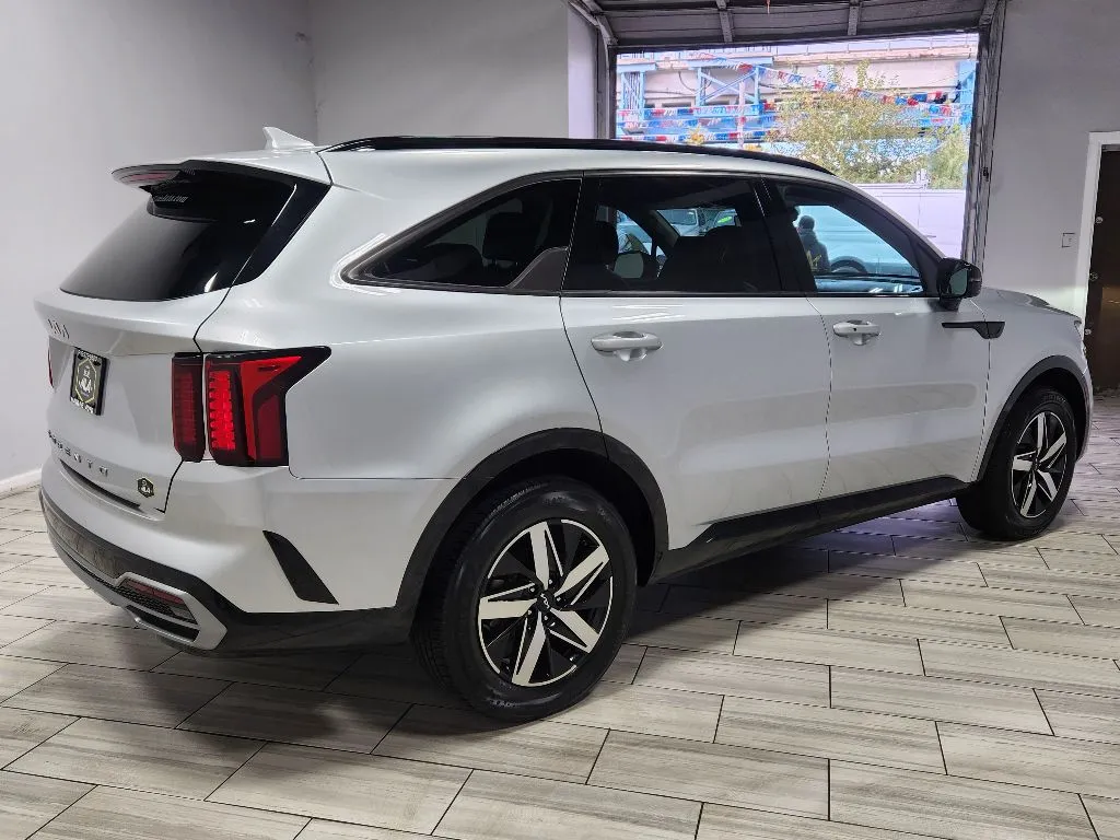 More photos of 2022 Kia Sorento S at Torresdale Ave, PA
