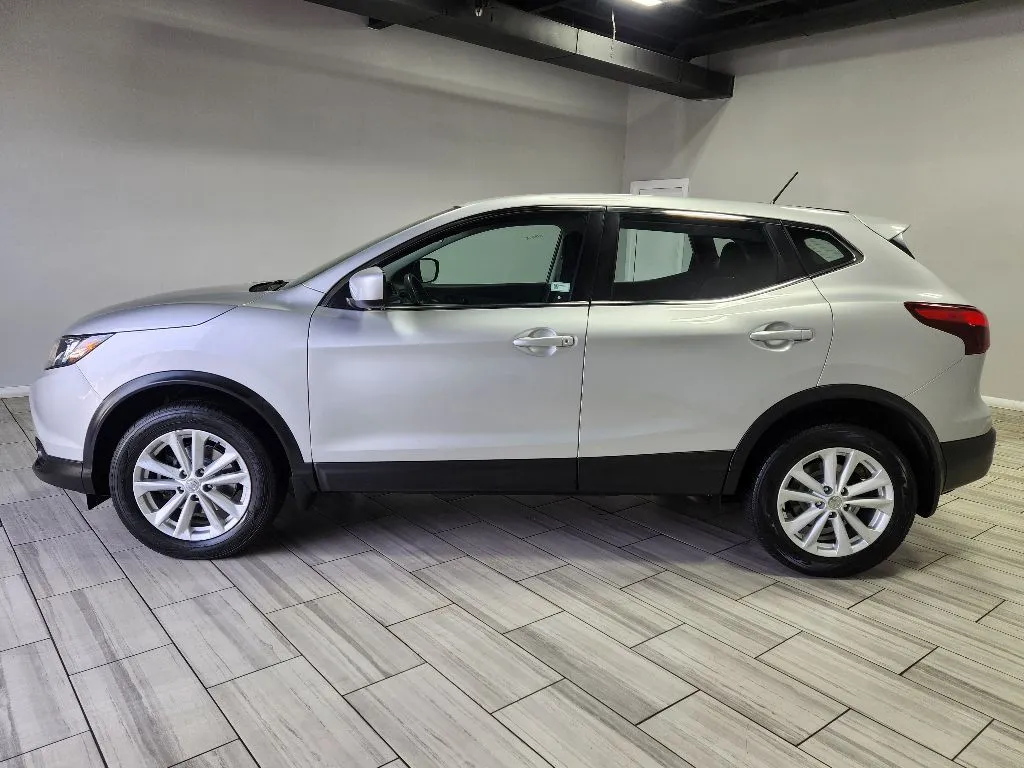 Photos of 2018 Nissan Rogue Sport S for sale in Philadelphia, PA at Torresdale Ave