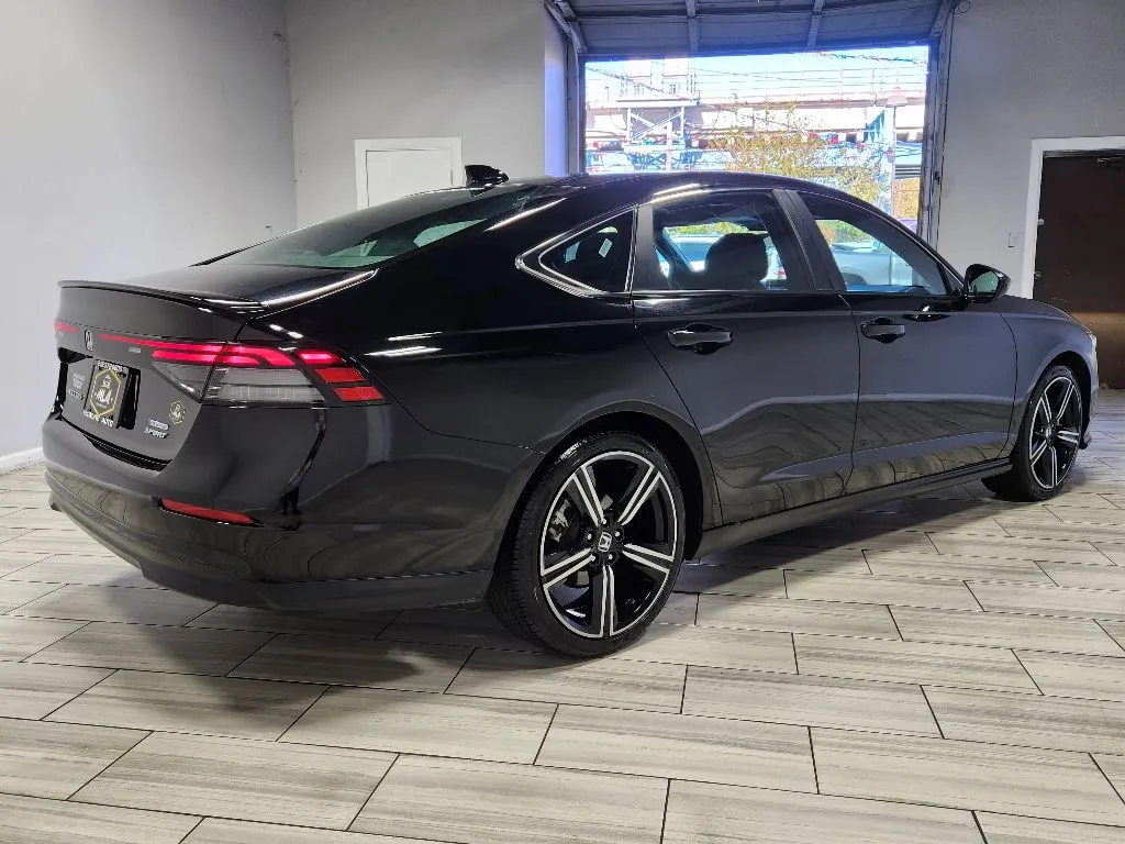 More photos of 2024 Honda Accord Hybrid Sport at Torresdale Ave, PA
