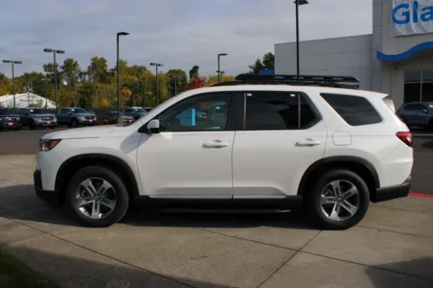 Photos of 2026 Honda Pilot EX-L for sale in Gladstone, OR at Honda of Gladstone