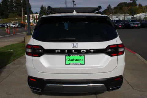 More photos of 2026 Honda Pilot EX-L at Honda of Gladstone, OR