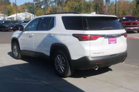 Another view of 2023 Chevrolet Traverse LT Cloth for sale in Gladstone, OR at Honda of Gladstone