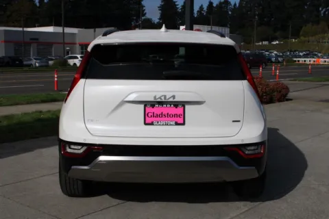 More photos of 2024 Kia Niro SX Touring at Honda of Gladstone, OR