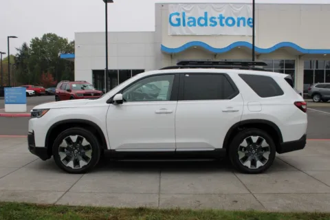 Photos of 2026 Honda Pilot Touring for sale in Gladstone, OR at Honda of Gladstone