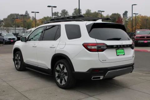 Another view of 2026 Honda Pilot Touring for sale in Gladstone, OR at Honda of Gladstone