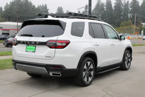 More photos of 2026 Honda Pilot Touring at Honda of Gladstone, OR