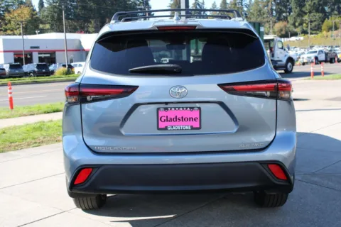 More photos of 2024 Toyota Highlander XLE at Honda of Gladstone, OR