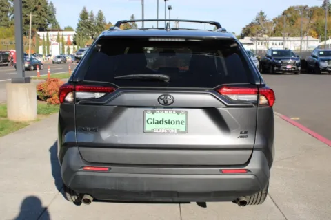 More photos of 2021 Toyota RAV4 LE at Honda of Gladstone, OR
