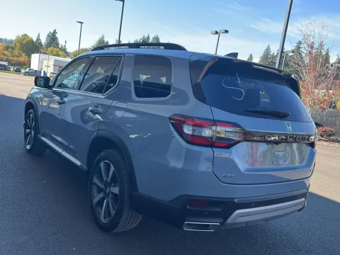 More photos of 2024 Honda Pilot Touring at Honda of Gladstone, OR