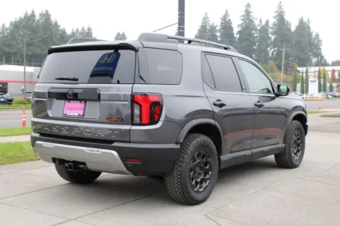 More photos of 2026 Honda Passport TrailSport Elite Blackout at Honda of Gladstone, OR