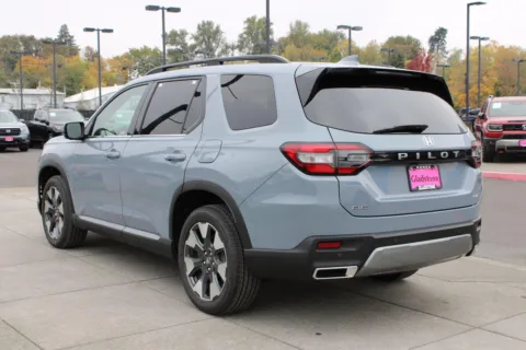 Another view of 2026 Honda Pilot Elite for sale in Gladstone, OR at Honda of Gladstone