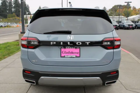 More photos of 2026 Honda Pilot Elite at Honda of Gladstone, OR